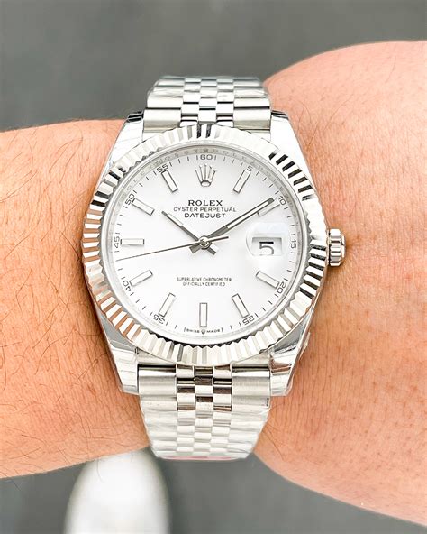 fluted bezel